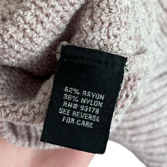 CATHERINE MALANDRINO | Soft Pale Pink Turtleneck Sweater (M) - Picture 3 of 4